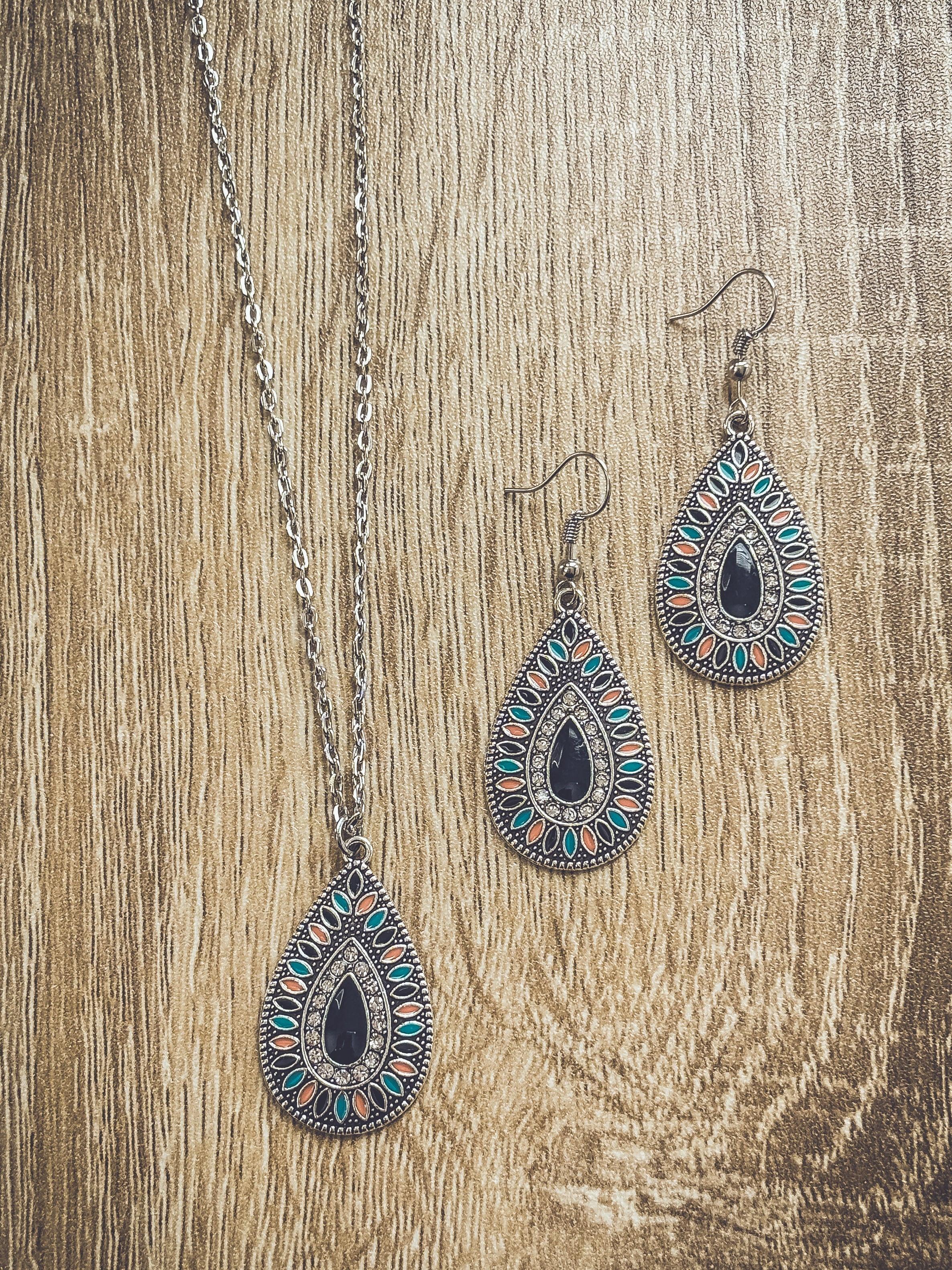 Beautiful Feminine Black and Crystal Necklace and Earrings Set