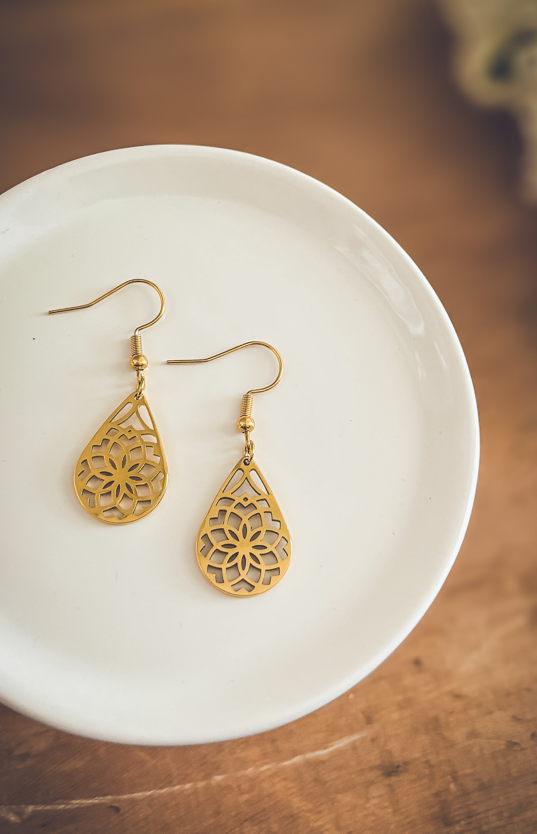 Beautiful Gold Floral Drop Earrings