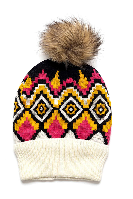 Shilo Beanie in Ebenholz & Pink