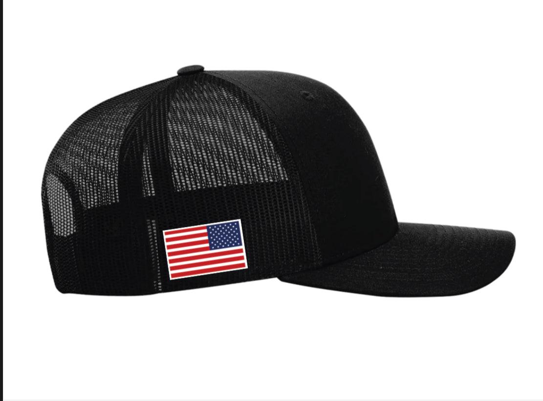TRUCKER - D.O.GE. Schwarz m/Roter Mütze