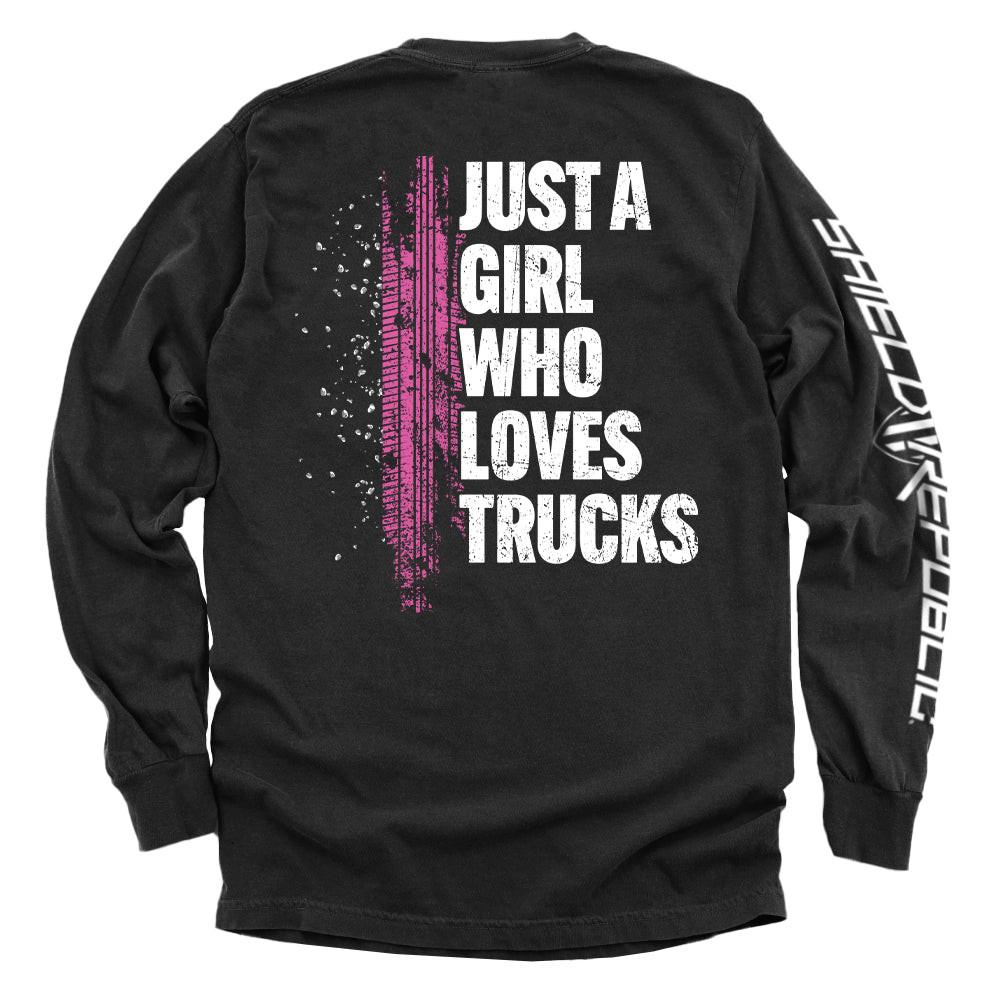 Einfach ein Mädchen, das Trucks liebt
