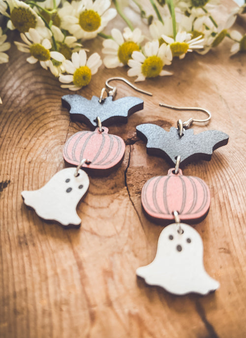 Entzückende hölzerne Halloween-Ohrringe