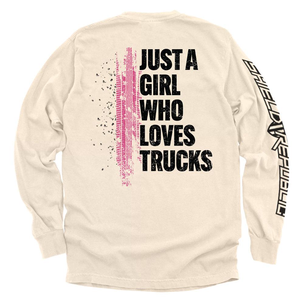 Einfach ein Mädchen, das Trucks liebt