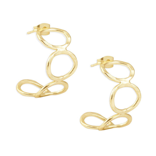 Elegante goldene Ohrringe