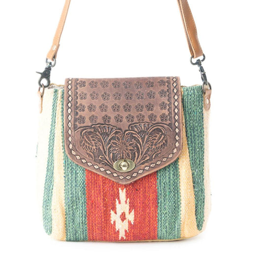Geprägte scharlachrote handgefertigte Tasche