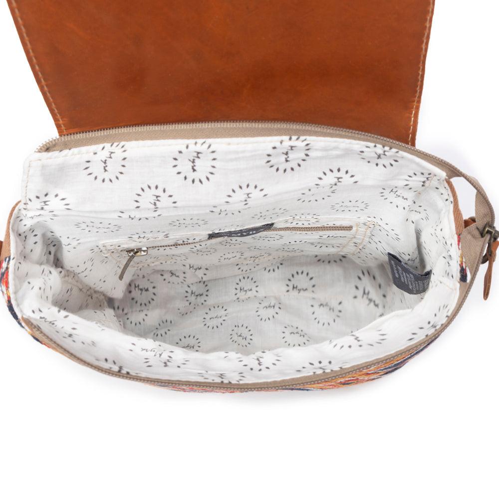 peanut brown Small & Crossbody Bag