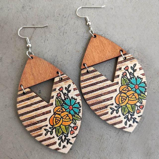 Wunderschöne Ohrringe aus Holz mit Blumenmuster