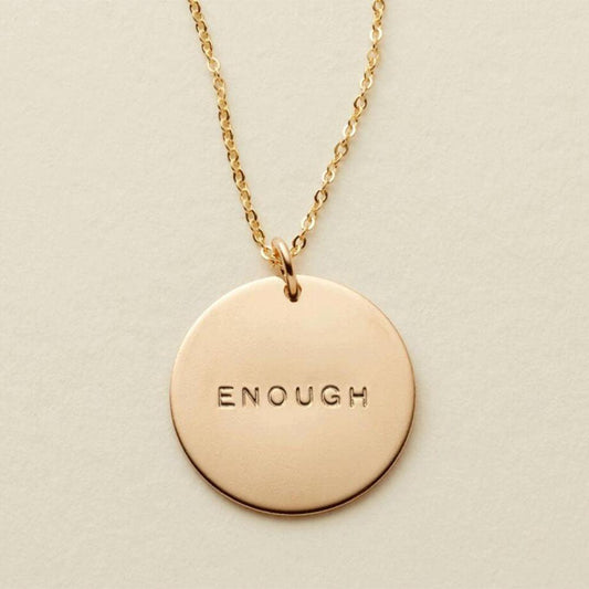Zarte „Enough“-Goldplaketten-Halskette mit Gravur