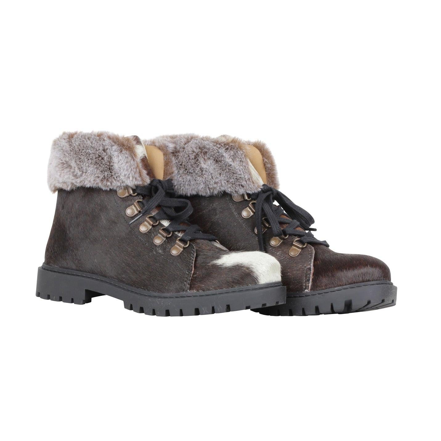Turbulent Boots