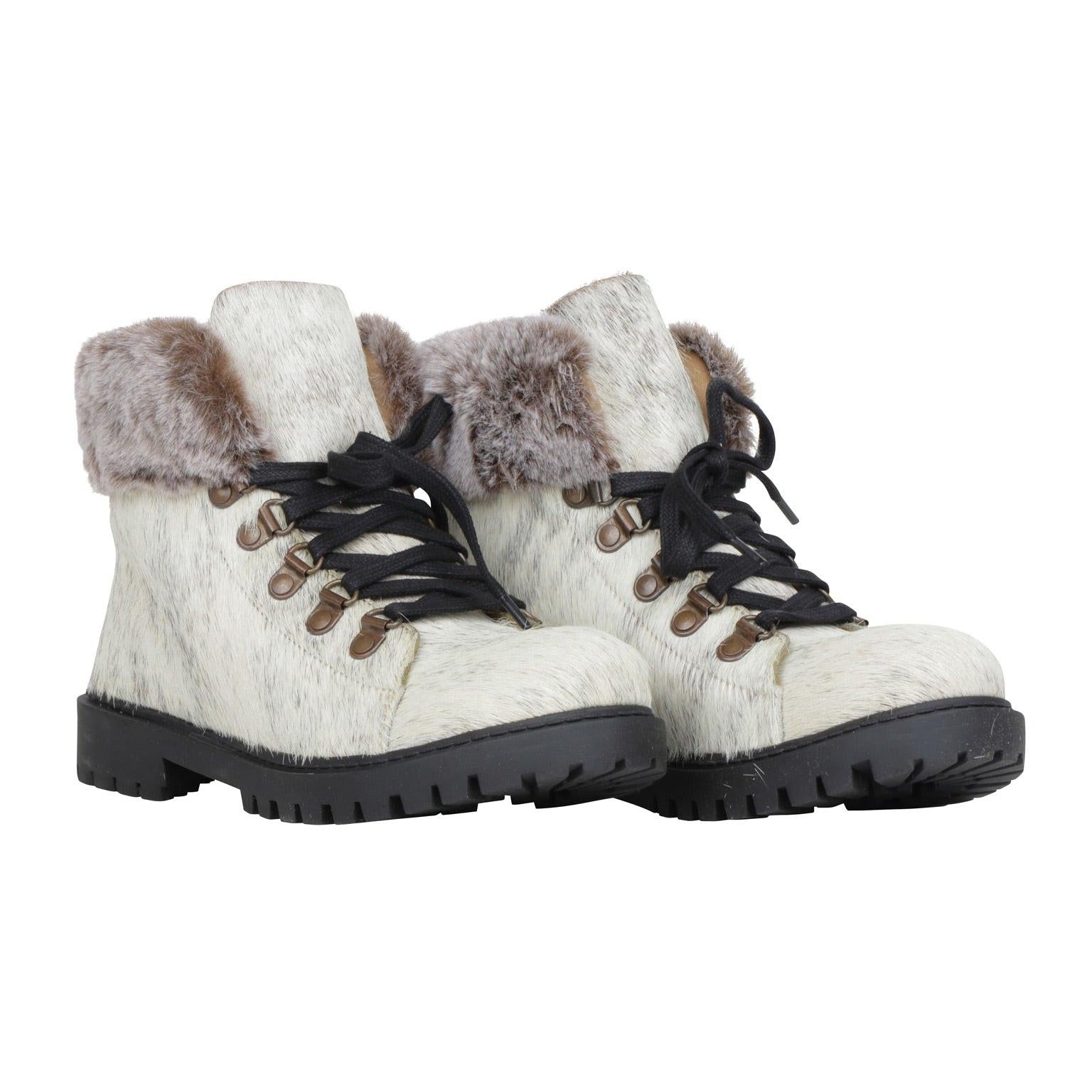 Turbulent Boots