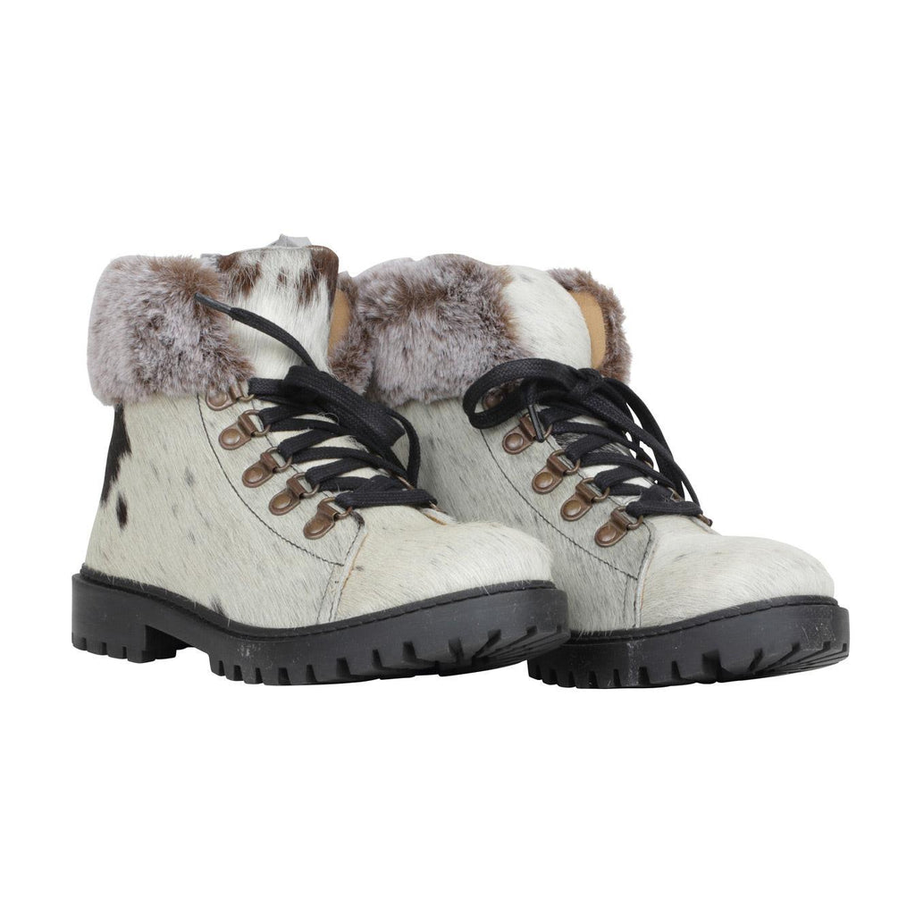 Turbulent Boots