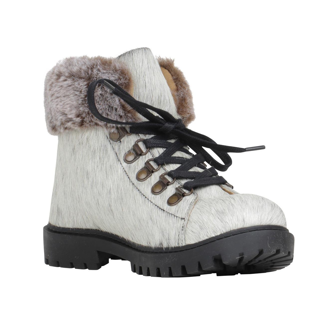 Turbulent Boots