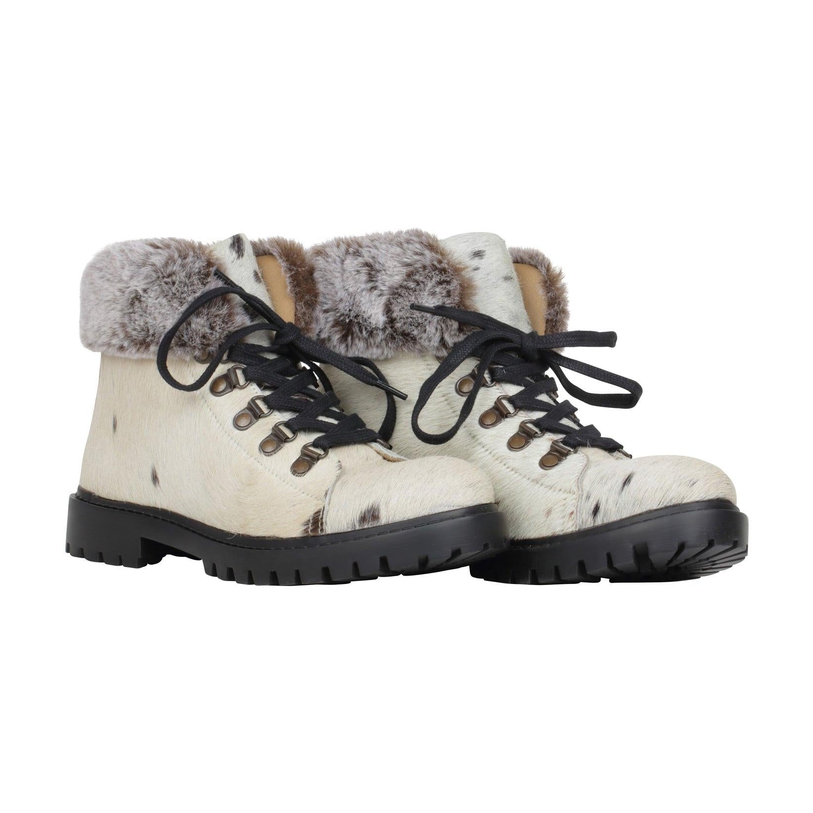 Turbulent Boots