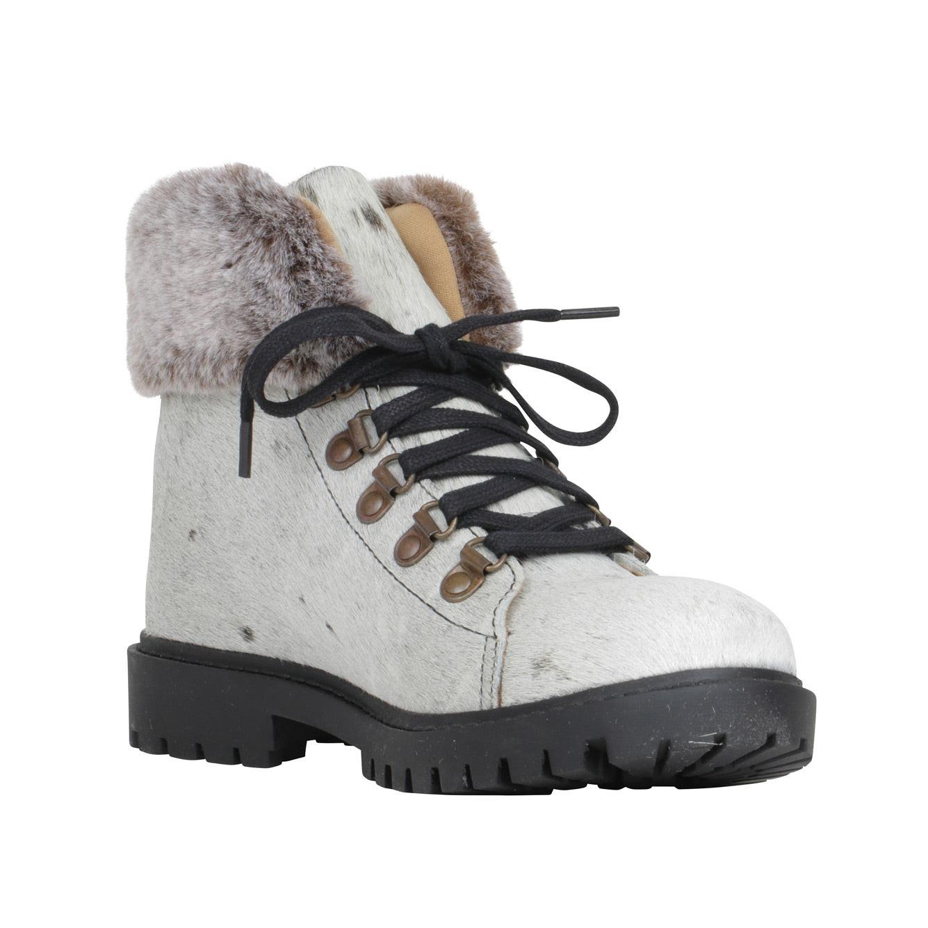 Turbulent Boots