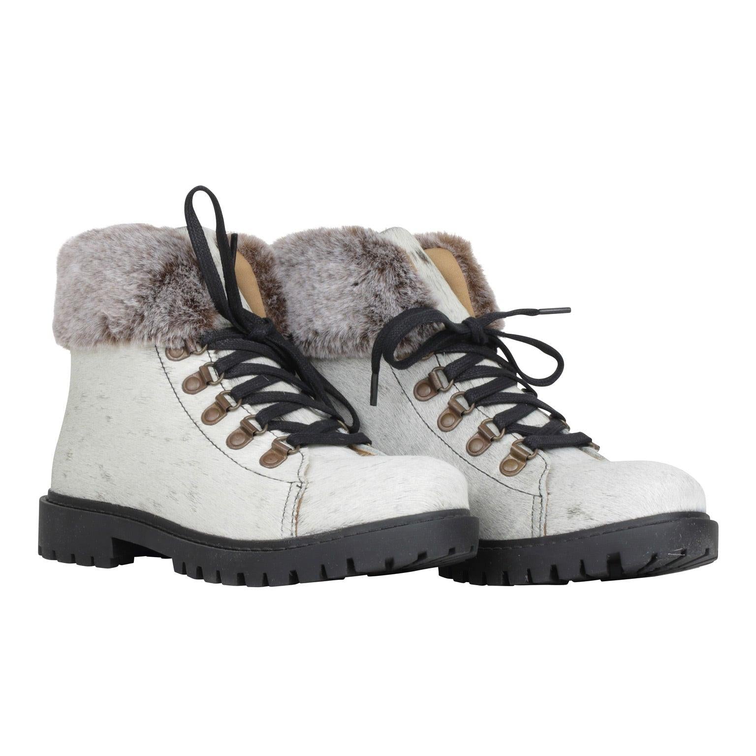 Turbulent Boots