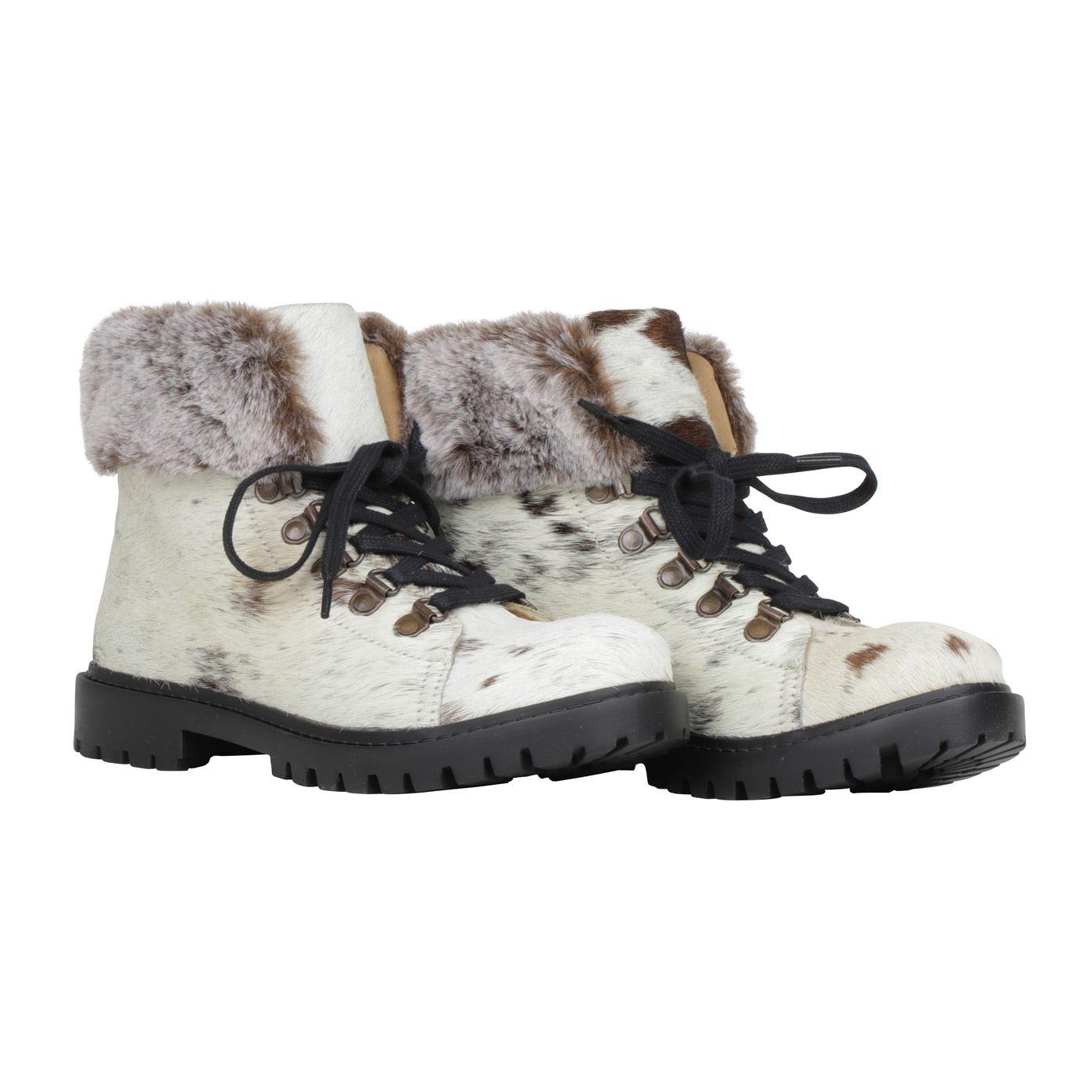 Turbulent Boots