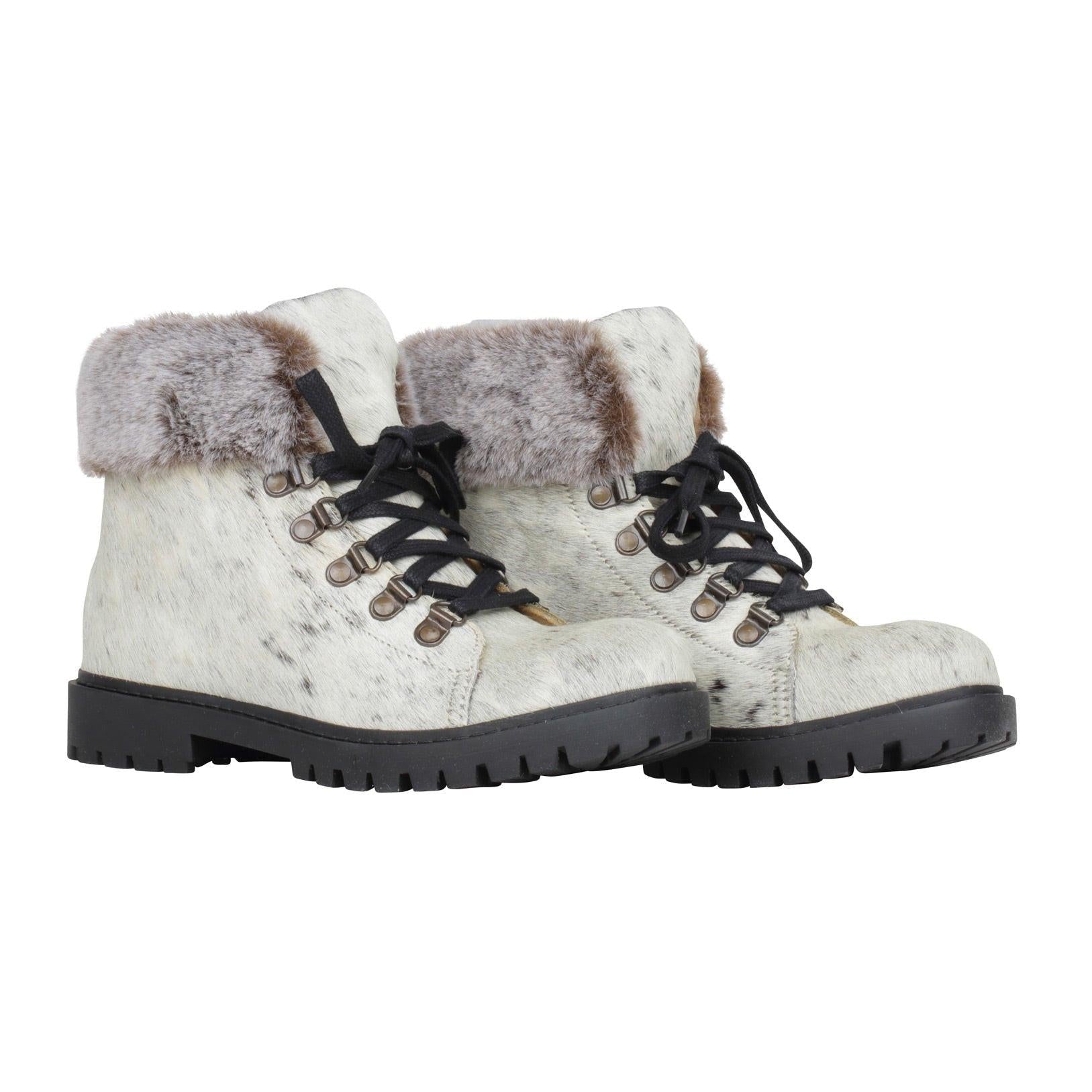 Turbulent Boots