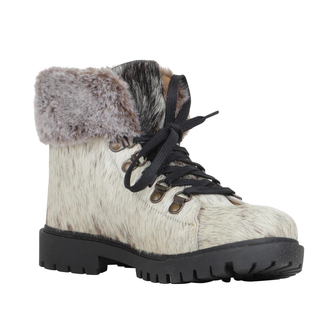 Turbulent Boots