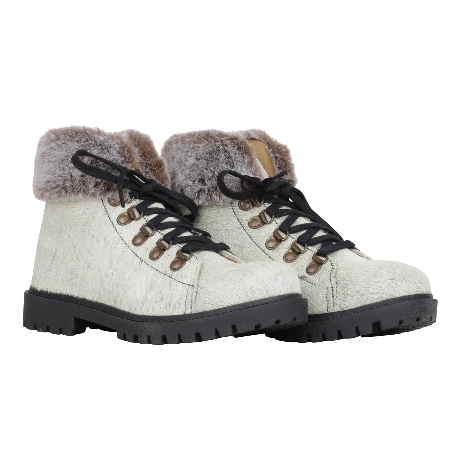 Turbulent Boots