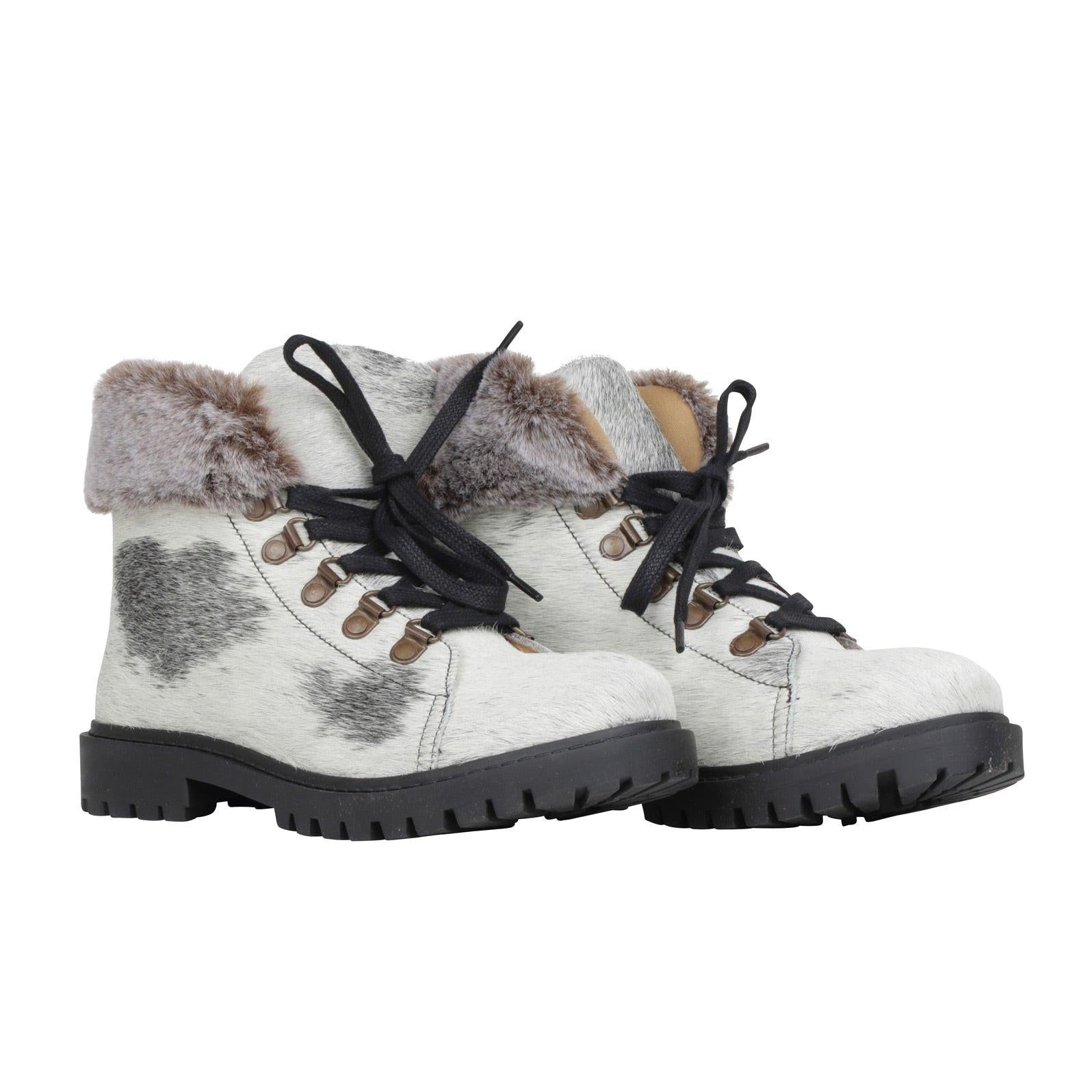 Turbulent Boots