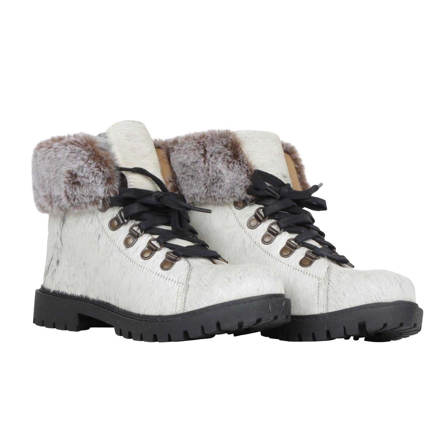 Turbulent Boots
