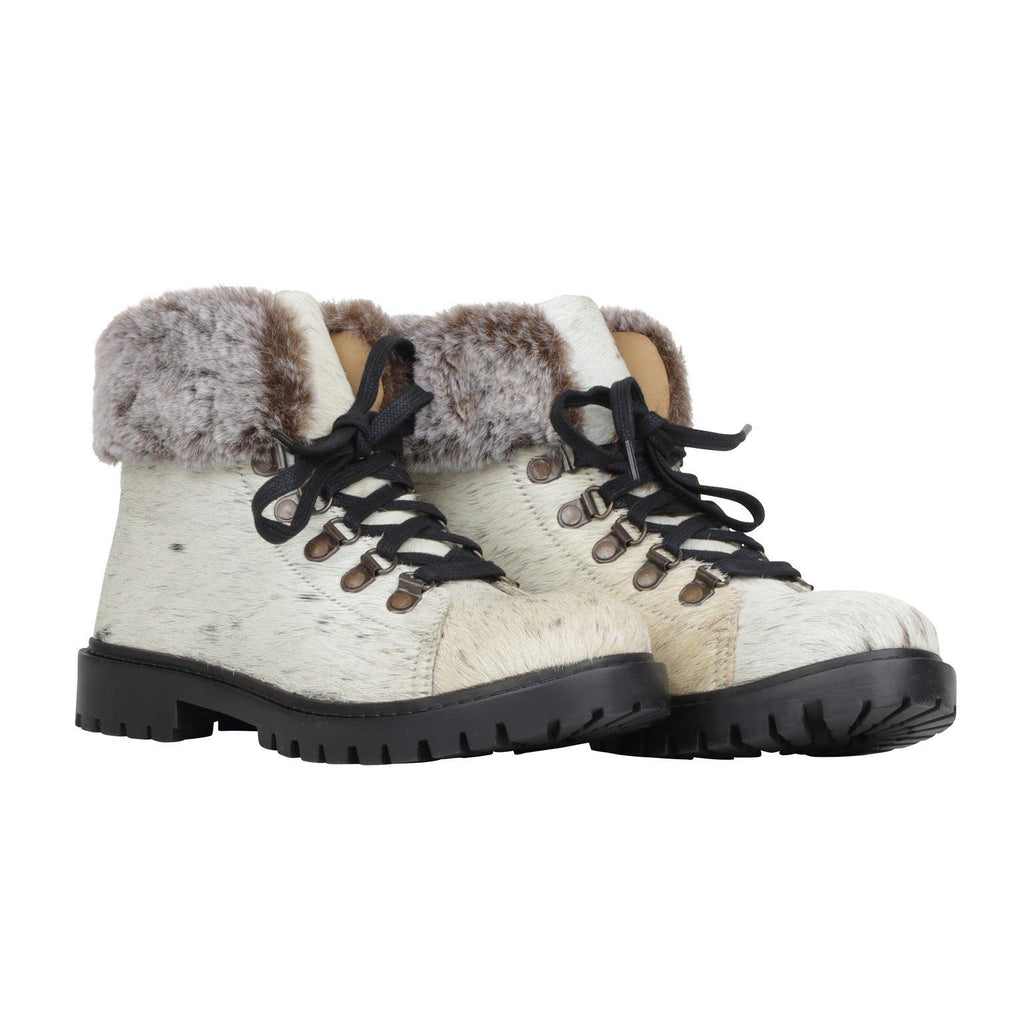 Turbulent Boots
