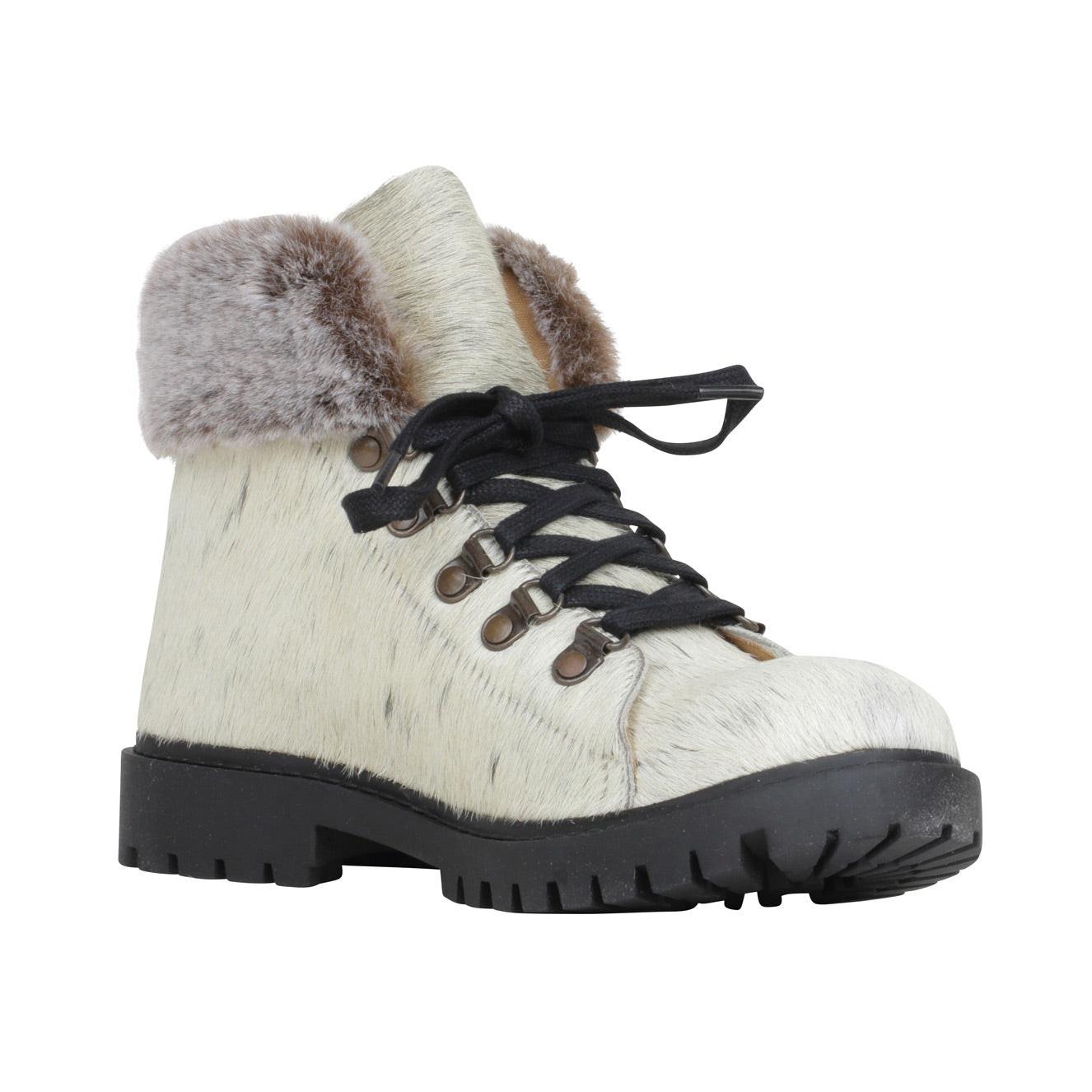 Turbulent Boots