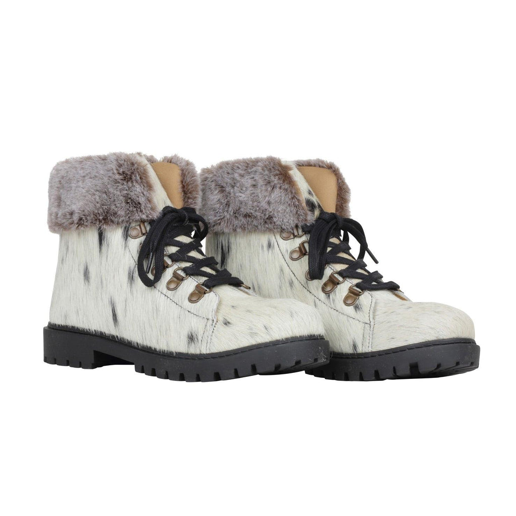 Turbulent Boots