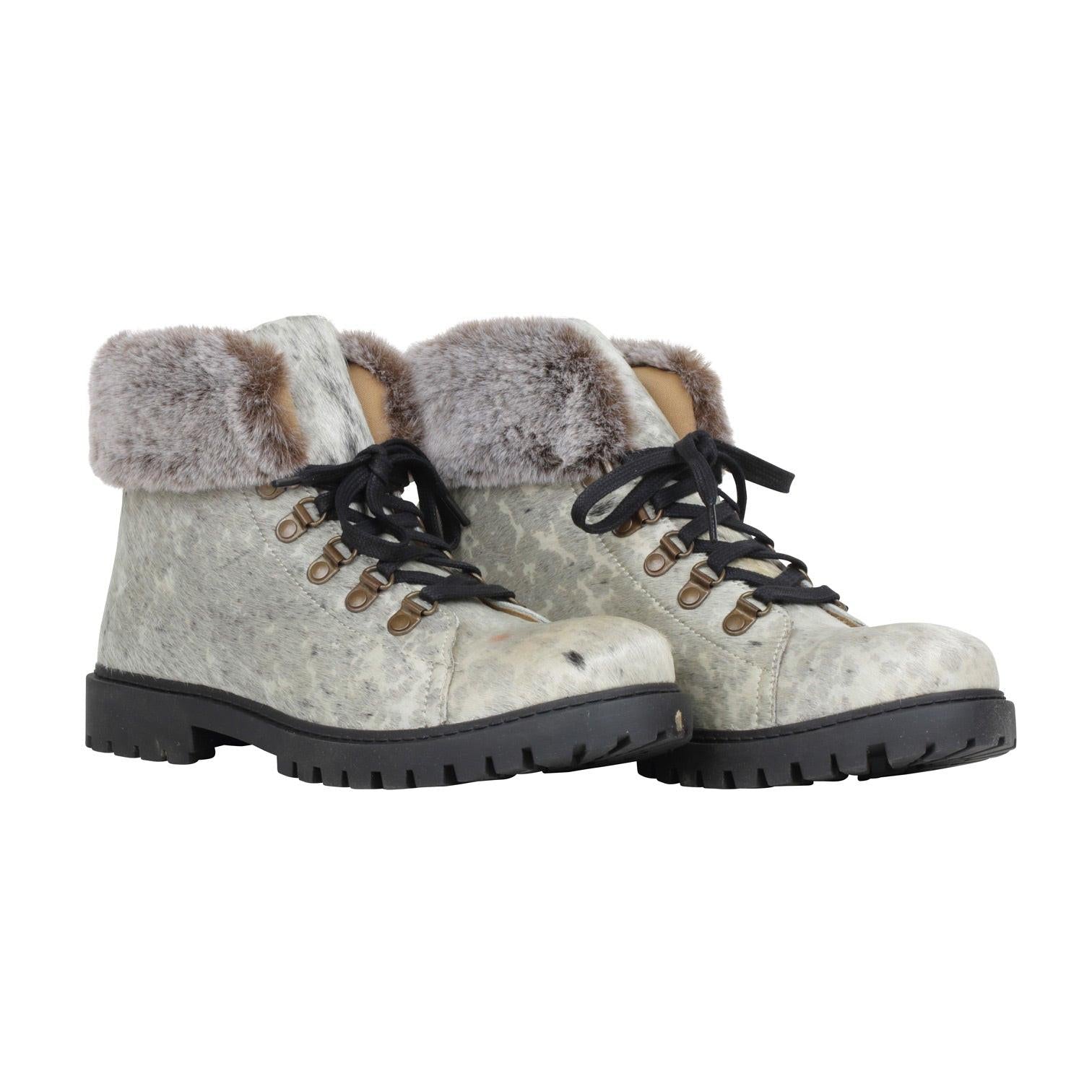 Turbulent Boots