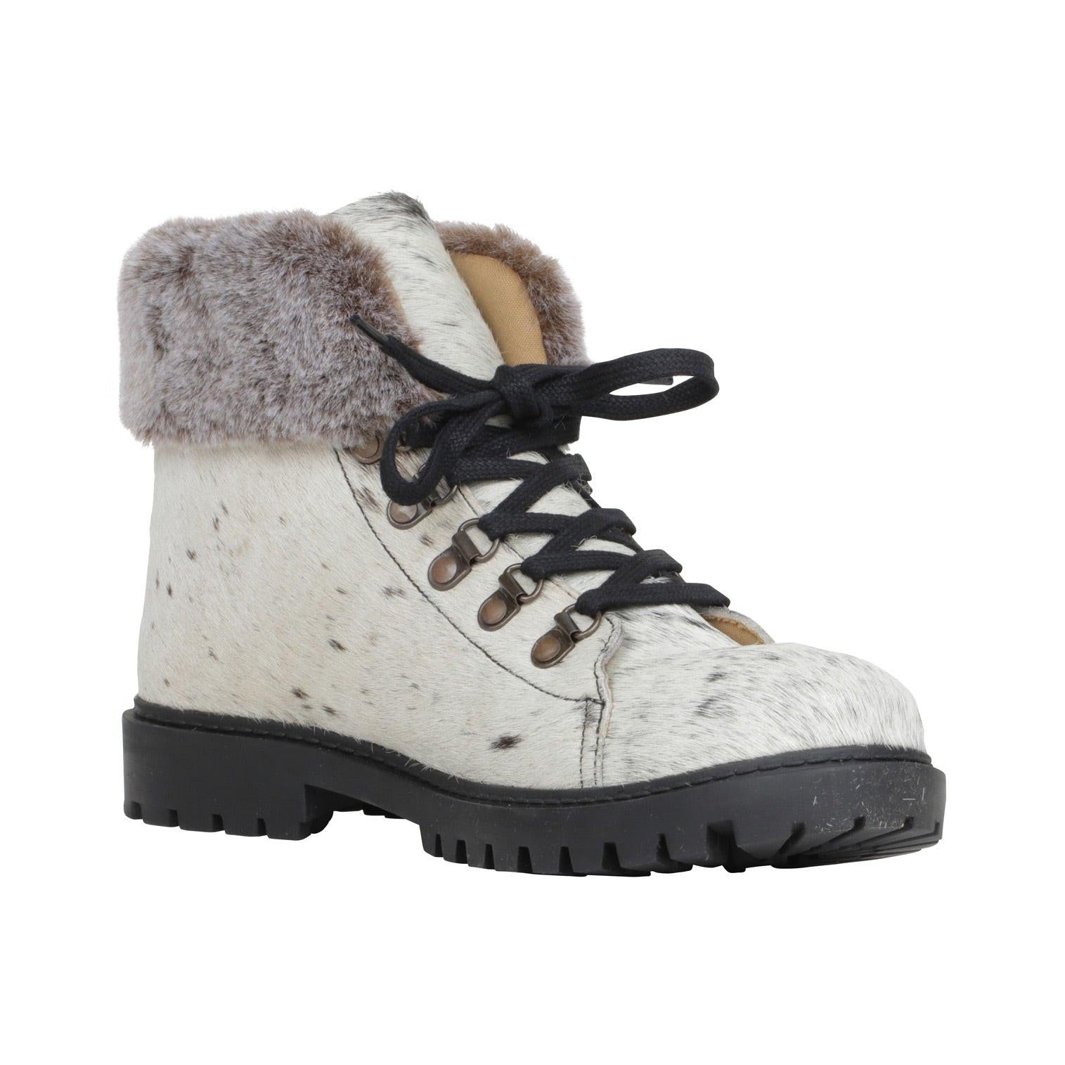 Turbulent Boots