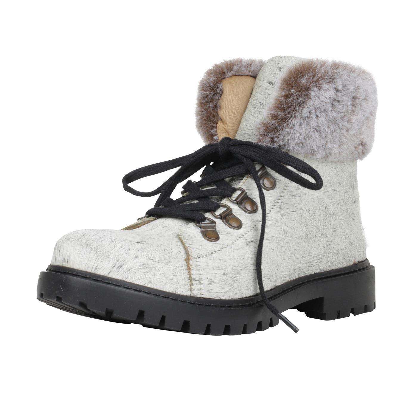 Turbulent Boots