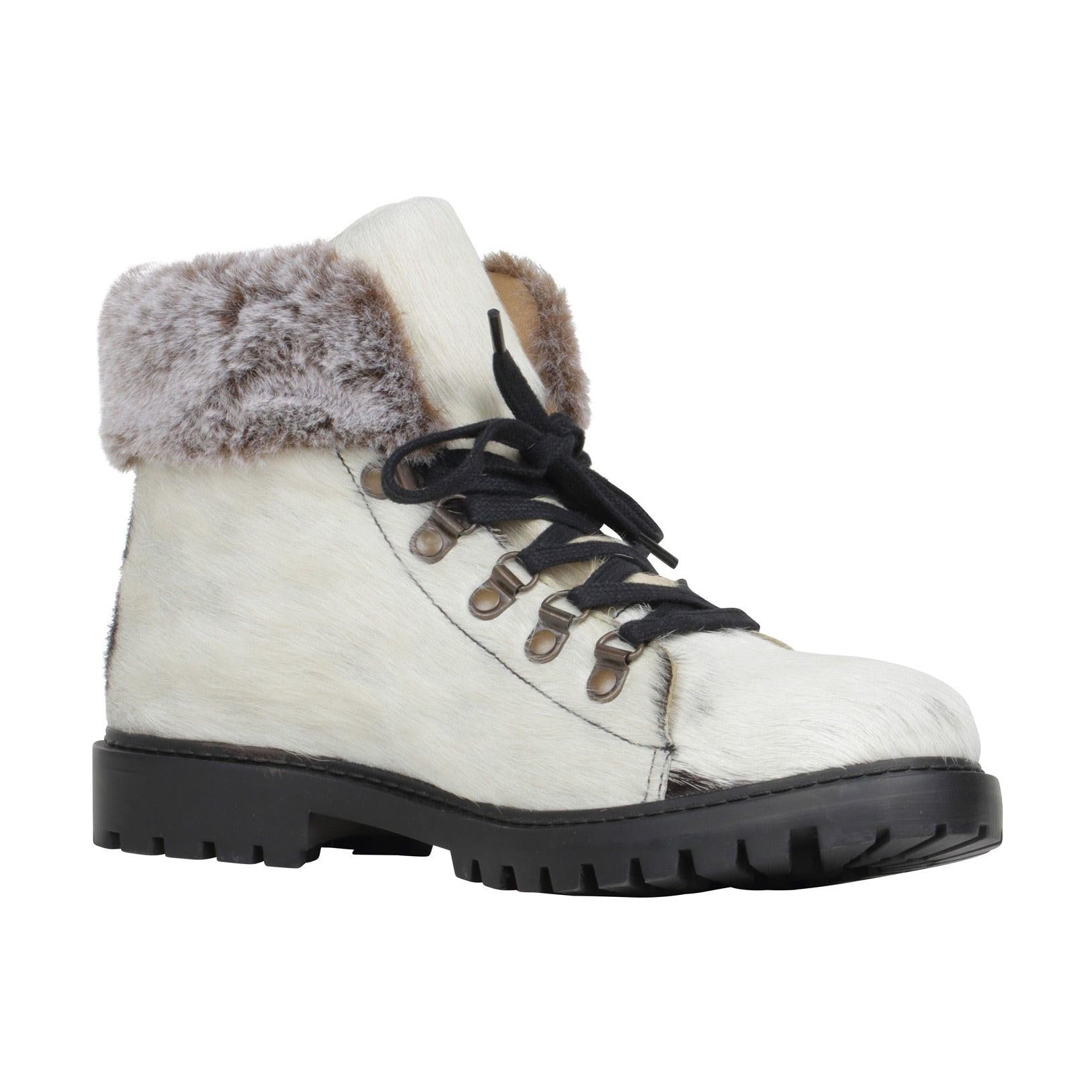 Turbulent Boots