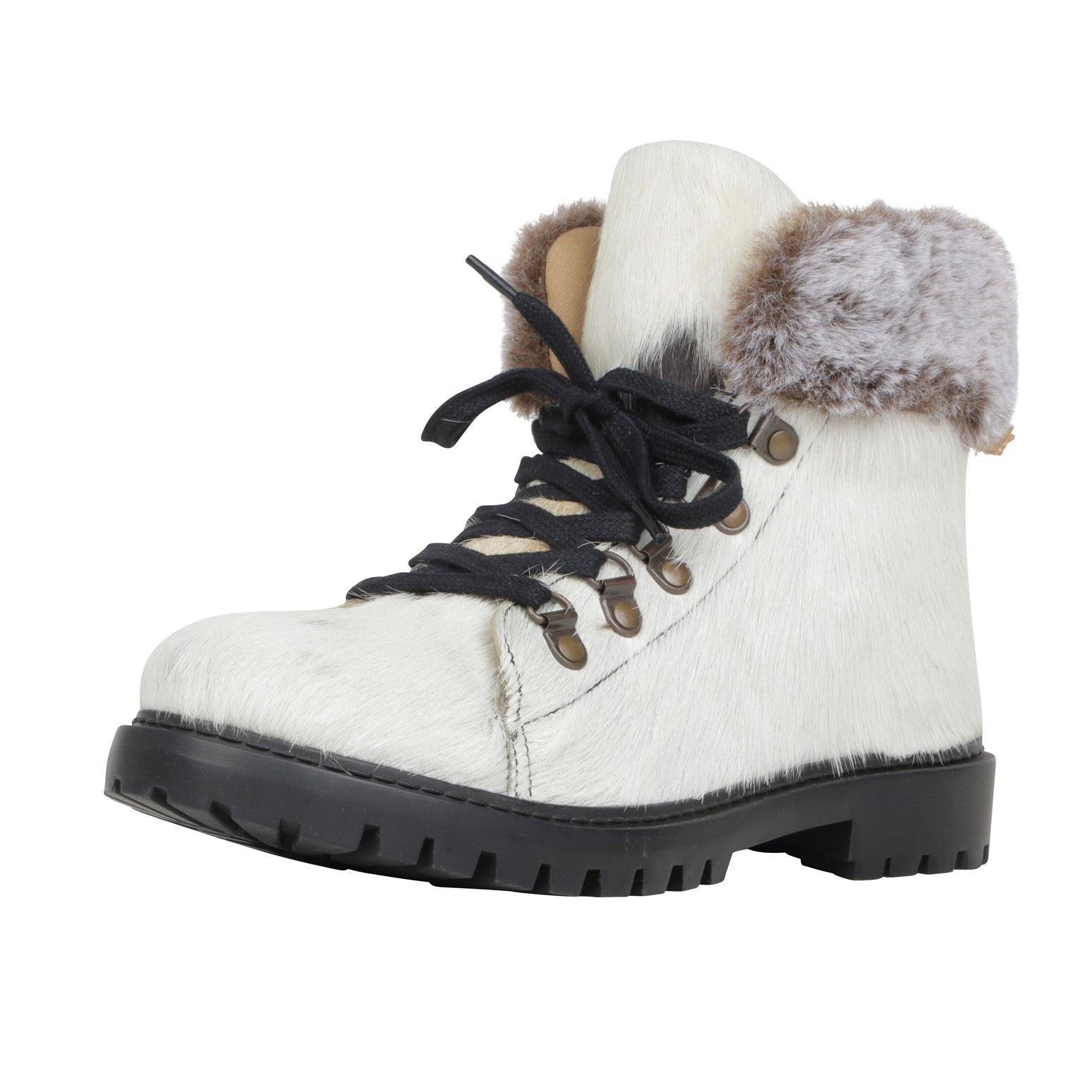 Turbulent Boots