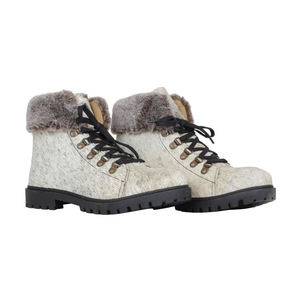 Turbulent Boots