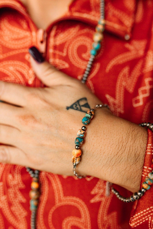 Armband mit Türkis- und Stachelauster-Perlen